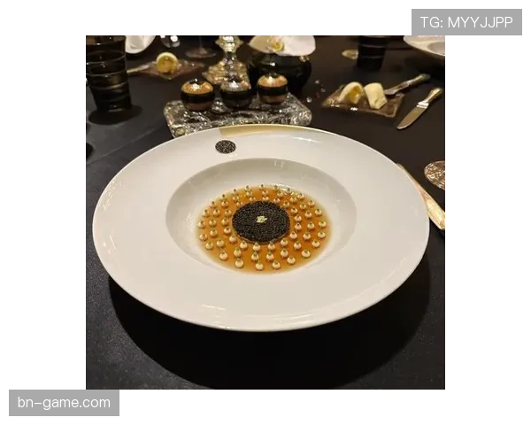 李诗沣训练完直接打车去米其林三星，这日子过得比偶像剧还飘